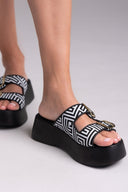 Σανδάλια flatforms με print Estil