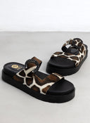 Σανδάλια flatforms με print και τοκά με στρας TFP