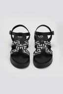 Σανδάλια flatforms με print μαίανδρο - Μαύρο - thefashionproject.gr - MIRA