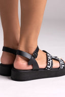 Σανδάλια flatforms με print μαίανδρο - Μαύρο - thefashionproject.gr - MIRA