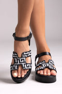 Σανδάλια flatforms με print μαίανδρο - Μαύρο - thefashionproject.gr - MIRA