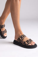 Σανδάλια flatforms με print Tfp - Καφέ - thefashionproject.gr - TFP