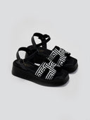 Σανδάλια flatforms με υφασμάτινη print φάσα Estil