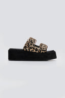 Σανδάλια flatforms ponyskin με print 2552/05