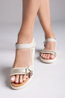 Σανδάλια flatforms σε συνδυασμό υλικών MARIAMARE