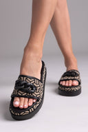 Σανδάλια flatforms υφασμάτινα με print Mariella Fabiani 2521/91 - Μαύρο/Μπεζ - thefashionproject.gr - Mariella Fabiani
