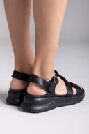 Σανδάλια gladiator με sporty σόλα - Μαύρο - thefashionproject.gr - La Coquette
