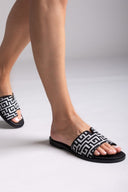 Σανδάλια με print μαίανδρο - Μαύρο - thefashionproject.gr - MIRA