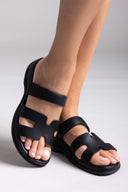 Σανδάλια με sporty σόλα και velcro