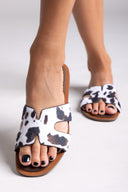Σανδάλια ponyskin με print Corina