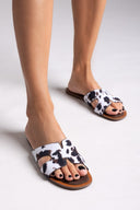 Σανδάλια ponyskin με print Corina