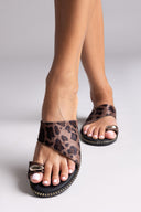 Σανδάλια ponyskin με print Estil - Καφέ