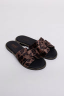Σανδάλια ponyskin με print και περαστές φάσες Estil - Καφέ - thefashionproject.gr - Estil - 24272036002