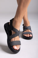 Σανδάλια sporty crossover με velcro - Μαύρο - thefashionproject.gr - La Coquette