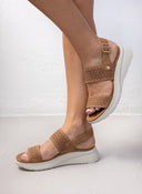 Σανδάλια sporty με διάτρητο σχέδιο Xti 142707 - Κάμελ - thefashionproject.gr - Xti Footwear