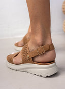 Σανδάλια sporty με διάτρητο σχέδιο Xti 142707 - Κάμελ - thefashionproject.gr - Xti Footwear