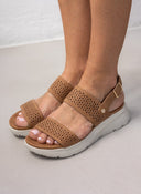 Σανδάλια sporty με διάτρητο σχέδιο Xti 142707 - Κάμελ - thefashionproject.gr - Xti Footwear