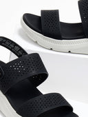 Σανδάλια sporty με διάτρητο σχέδιο Xti 142707 - Μαύρο - thefashionproject.gr - Xti Footwear