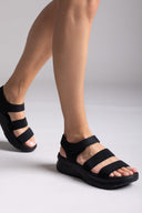 Σανδάλια sporty με δύο φάσες και velcro 