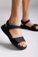 Σανδάλια sporty με φαρδιά φάσα