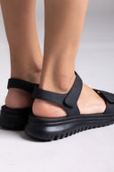 Σανδάλια sporty με φαρδιά φάσα