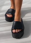 Σανδάλια sporty platforms με φαρδιά φάσα - Μαύρο - thefashionproject.gr - The Fashion Project
