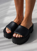 Σανδάλια sporty platforms με φαρδιά φάσα - Μαύρο - thefashionproject.gr - The Fashion Project