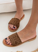 Σανδάλια suede με ανάγλυφη φάσα estil - Καφέ - thefashionproject.gr - Estil - 21941036002