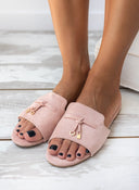 Σανδάλια suede με μεταλλικά charms ERYNN
