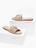 Σανδάλια suede με μεταλλικά charms ERYNN