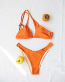 Σετ bikini με λοξό σχέδιο στον ώμο