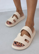 Slides με φάσα και ανατομικό σχήμα στον πάτο - Μπεζ - thefashionproject.gr - The Fashion Project