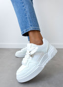 Sneakers chunky με φαρδιά κορδόνια - Λευκό - thefashionproject.gr - MARQUIIZ