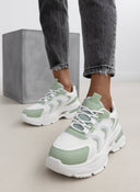 Sneakers chunky σε συνδυασμούς χρωμάτων