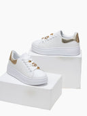 Sneakers flatforms με μεταλλικά στοιχεία