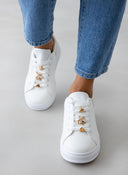 Sneakers flatforms με μεταλλικά στοιχεία