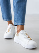 Sneakers flatforms με μεταλλικά στοιχεία