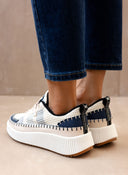 Sneakers flatforms με πλεκτό σχέδιο Xti 143257