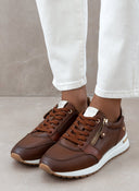 Sneakers με ανάγλυφο pattern Xti 143202