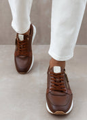 Sneakers με ανάγλυφο pattern Xti 143202
