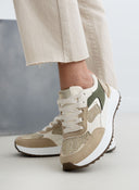 Sneakers με λεπτομέρεια ψάθα ERYNN