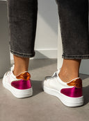 Sneakers με μεταλλικά χρώματα
