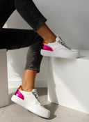 Sneakers με μεταλλικά χρώματα