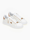 Sneakers με pattern και charm