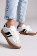 Sneakers με πέρλες και δαντέλα ERYNN
