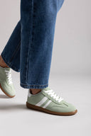 Sneakers με ρίγες ERYNN