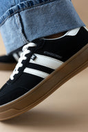 Sneakers με ρίγες Xti 143483