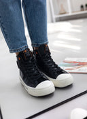 Sneakers μποτάκια με ρίγες στη σόλα Refresh 170934