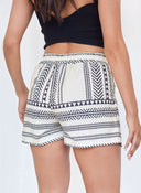 Σορτς με boho print - Μπεζ - thefashionproject.gr - The Fashion Project