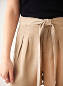 Σορτσάκι ψηλόμεσο με πιέτες Vero Moda 10209543 - Τάουπε - thefashionproject.gr - VERO MODA